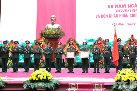 Đại tướng Nguyễn Tân Cương dự Lễ kỷ niệm 80 năm ngày truyền thống Cục Tác chiến