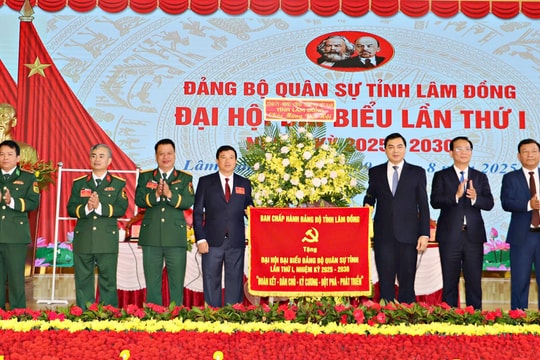 Đoàn kết xây dựng thế trận quốc phòng toàn dân