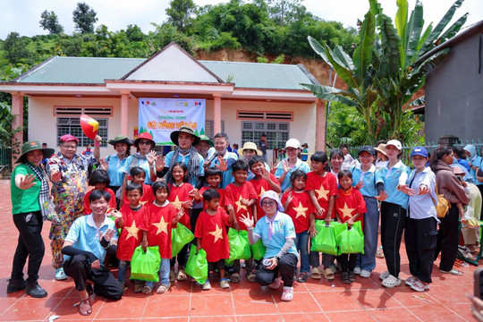 “Gửi nắng về bản” tại Đam Rông 2