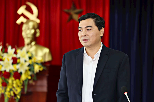Phó Bí thư Thường trực Tỉnh ủy Nguyễn Hoài Anh kiểm tra tình hình các sở, ngành sau sáp nhập