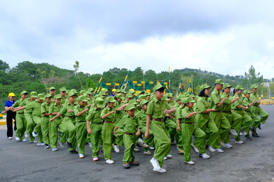 Trưởng thành từ trại hè “Học làm chiến sĩ công an”