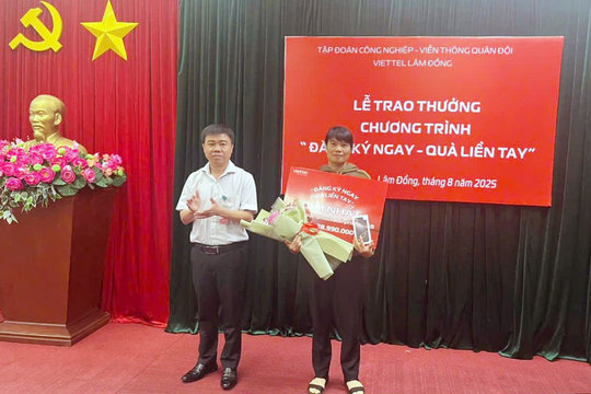 Viettel Lâm Đồng trao thưởng chương trình “Đăng ký ngay - Quà liền tay”