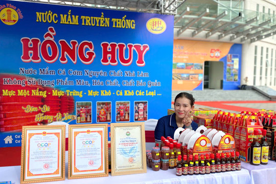 Hồng Huy kể chuyện chế biến nước mắm truyền thống trăm năm