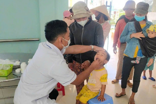 Bà con có bệnh là đến cơ sở y tế, không tin thầy cúng nữa