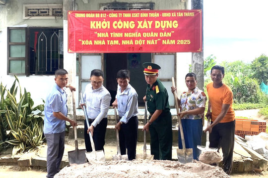 Xây “Nhà tình nghĩa Quân – Dân” cho gia đình bà Thông Thị Buôn