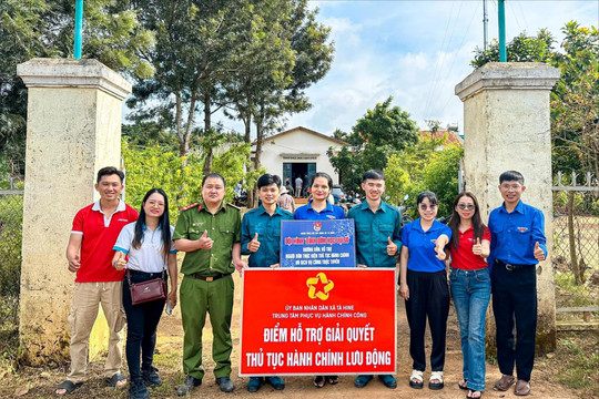 Xã Tà Hine ra quân Tổ công tác lưu động hỗ trợ giải quyết thủ tục hành chính cho người dân