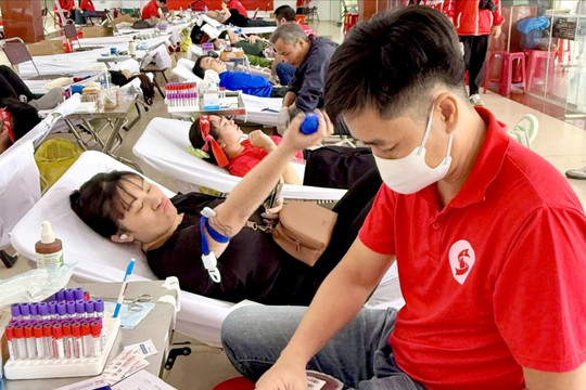 Vì sao số người hiến máu tình nguyện giảm?