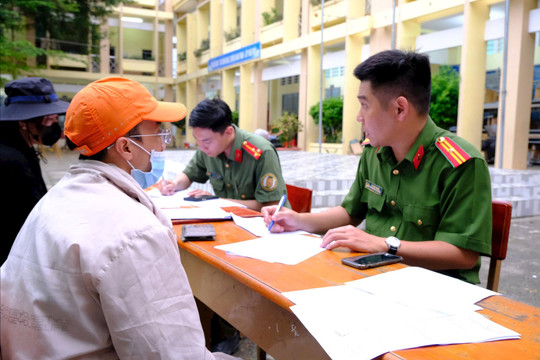 Công an Lâm Đồng tiếp nhận 31 công dân từ Campuchia