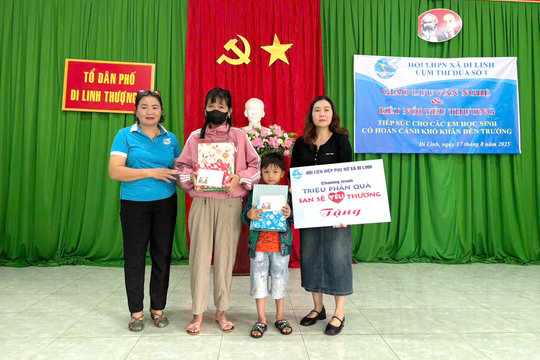 Gần 200 phần quà đến với học sinh có hoàn cảnh khó khăn xã Di Linh