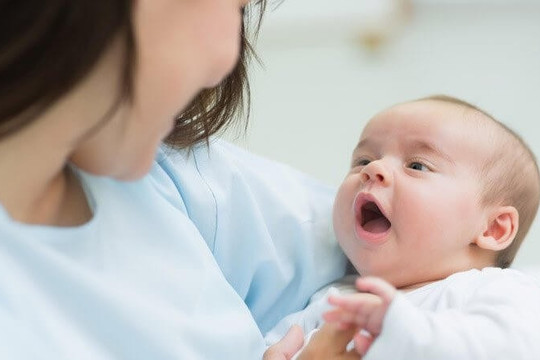 Hướng dẫn thủ tục hưởng chế độ thai sản với lao động nữ sinh con, lao động nữ mang thai hộ sinh con