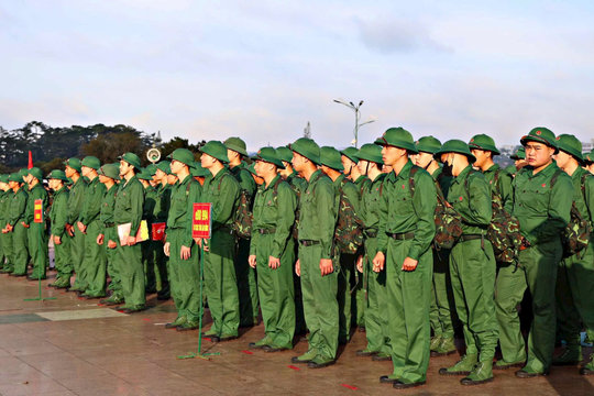 Tuyển quân chặt chẽ, toàn diện