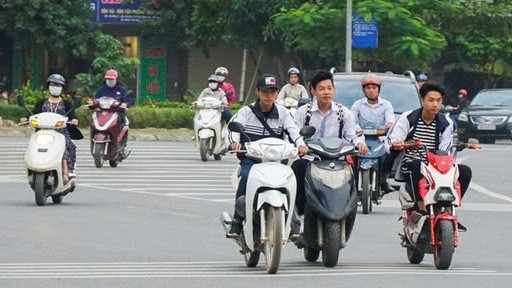 Cha mẹ phải ký cam kết không giao xe cho người chưa đủ tuổi, chưa có giấy phép lái xe