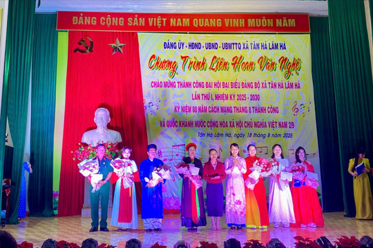 Tân Hà Lâm Hà: Gần 1.000 người tham gia đêm Liên hoan văn nghệ