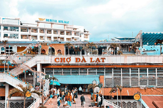 Bí quyết đặt phòng khách sạn gần chợ Đà Lạt với Traveloka