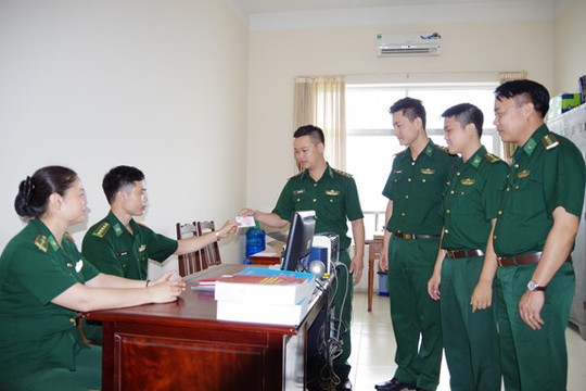 Đã thống nhất mức hưởng trợ cấp ốm đau mới của BHXH bắt buộc tại Bộ Quốc phòng (Thông tư 90/2025)