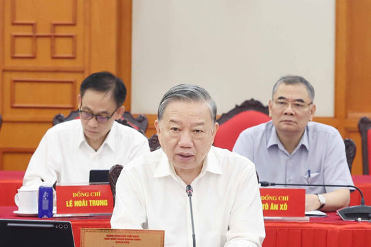Tổng Bí thư Tô Lâm chủ trì cuộc làm việc của Bộ Chính trị với Ban Thường vụ Thành ủy Hà Nội