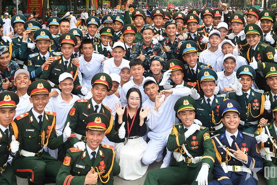 Không khí hân hoan buổi tổng hợp luyện A80 đầu tiên tại Quảng trường Ba Đình