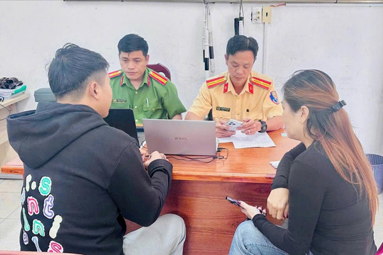 Xử lý nhóm thanh niên gây mất trật tự khi lưu thông trên đường