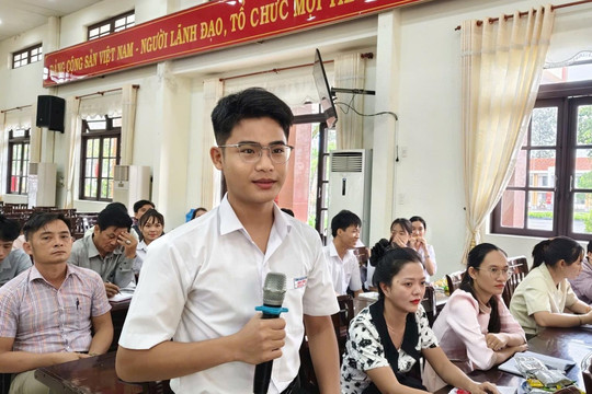 Lắng nghe ý kiến của cấp ủy và quần chúng ưu tú về phát triển đảng viên