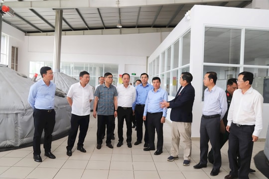 Lãnh đạo tỉnh thăm nắm tình hình sản xuất của Công ty Bia Sài Gòn - Lâm Đồng