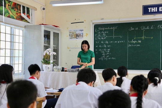 Đề xuất bổ sung biên chế, khắc phục tình trạng thiếu giáo viên