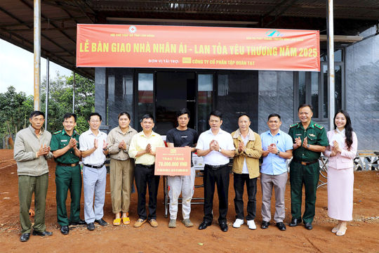 Lâm Đồng trao tặng 3 căn nhà nhân ái, lan tỏa yêu thương