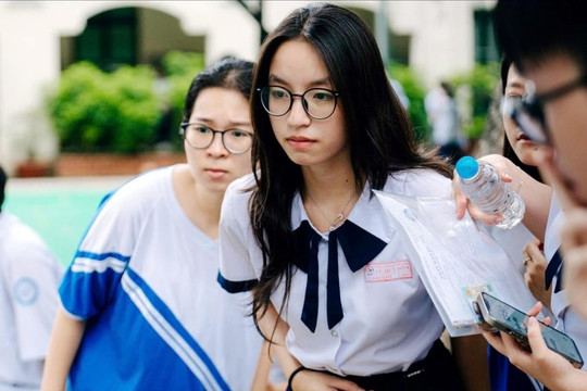 Tuyển sinh đại học 2025: Vì sao điểm chuẩn tăng kỷ lục?