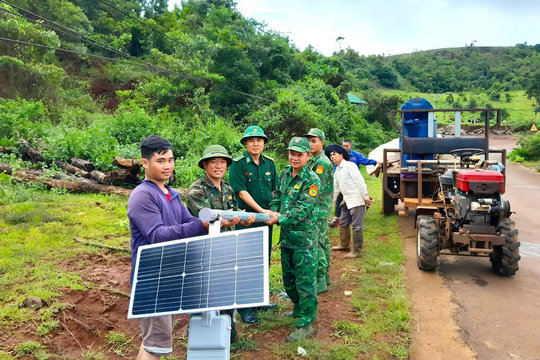 Chung tay thắp sáng biên cương