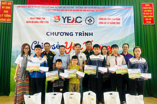 Chương trình “Chia sẻ yêu thương năm 2025” tại xã Quảng Trực