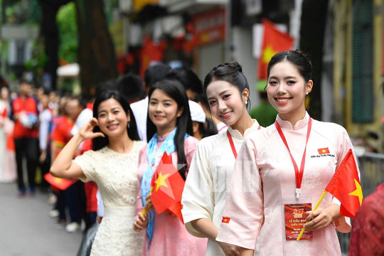 Trực tiếp: Hơn 40.000 người tham gia sơ duyệt diễu binh, diễu hành tại Ba Đình