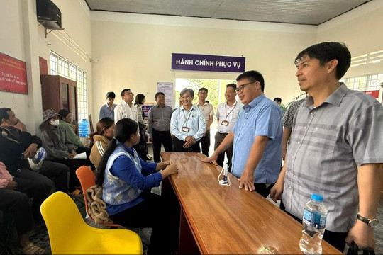 Phó Chủ tịch UBND tỉnh Lâm Đồng Nguyễn Ngọc Phúc làm việc tại xã Tà Hine và Tà Năng