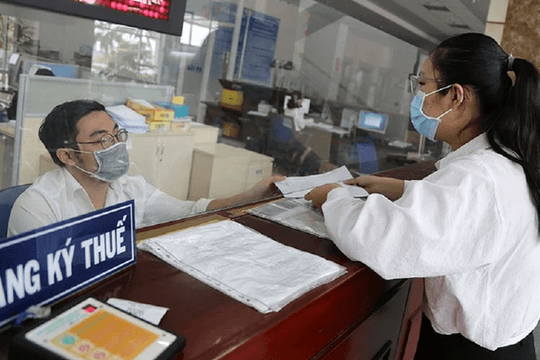 Mẹ đẻ đang nhận trợ cấp xã hội có được tính là người phụ thuộc?