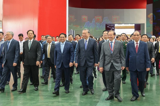 Chùm ảnh: Lãnh đạo Đảng, Nhà nước tham quan Triển lãm "80 năm hành trình Độc lập - Tự do - Hạnh phúc"