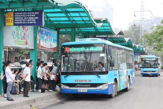 Hà Nội khuyến khích giáo viên, học sinh sử dụng phương tiện giao thông công cộng