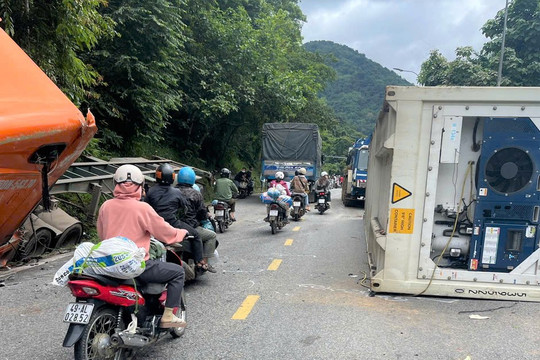 Đèo Bảo Lộc lưu thông trở lại sau nhiều giờ ách tắc