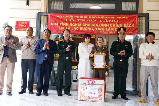 Học viện Lục quân tổ chức các hoạt động đền ơn đáp nghĩa