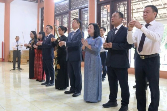 Lãnh đạo tỉnh Đắk Lắk dâng hương và viếng Nghĩa trang Liệt sĩ nhân kỷ niệm 80 năm Quốc khánh 2/9