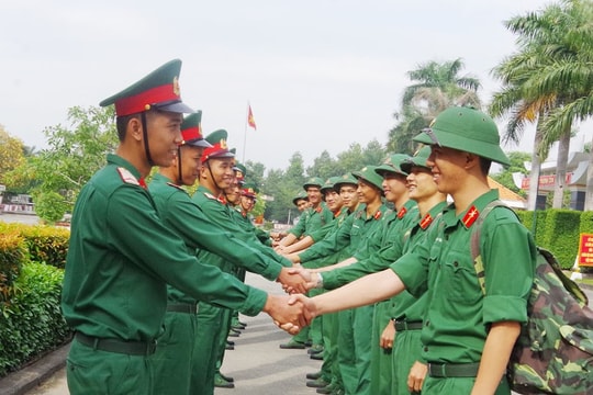 Chế độ trợ cấp xuất ngũ một lần, trợ cấp tạo việc làm với hạ sĩ quan, binh sĩ xuất ngũ