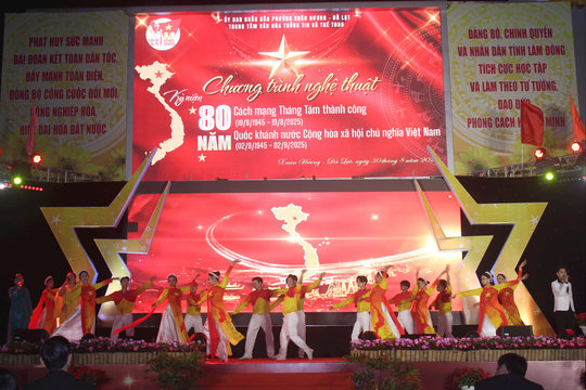 Chương trình nghệ thuật Xuân Hương - Đà Lạt thắp sáng tương lai