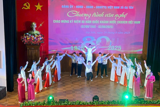Sôi nổi chương trình nghệ thuật chào mừng Kỷ niệm 80 năm Quốc khánh 2/9