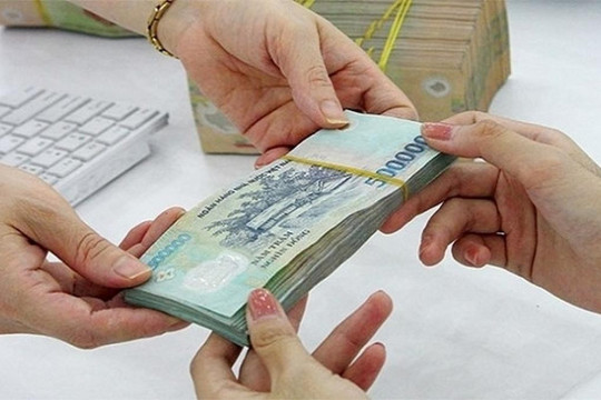 Nghỉ hưu, thôi việc có được nhận tiền thưởng năm??