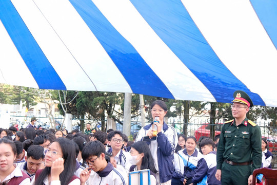 Thí sinh Lâm Ðồng bắt đầu hành trình quân ngũ