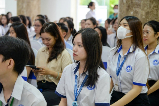 Nghị quyết 18: Chi tiết 09 khoản thu và mức thu đối với các dịch vụ phục vụ giáo dục tại TPHCM năm học 2025-2026
