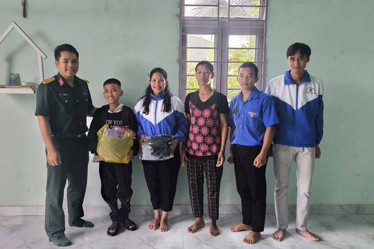 Nghĩa tình người lính trên vùng đất khó