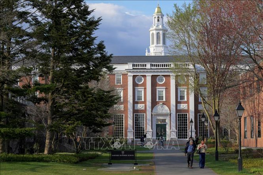 Tòa án Mỹ hủy bỏ quyết định cắt giảm hơn 2 tỷ USD tài trợ cho Đại học Harvard