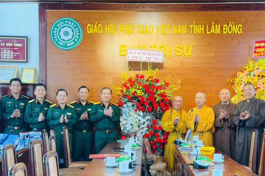 Bộ Chỉ huy quân sự tỉnh chúc mừng Giáo hội Phật giáo Lâm Đồng dịp Lễ Vu lan