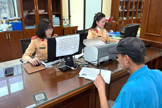 Rút ngắn thời gian cấp, cấp lại và đổi Giấy phép lái xe; giảm phí, lệ phí đăng ký xe