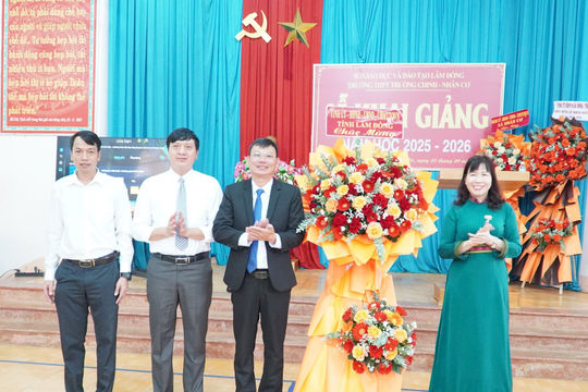 Trường THPT Trường Chinh - Nhân Cơ hân hoan khai giảng năm học mới