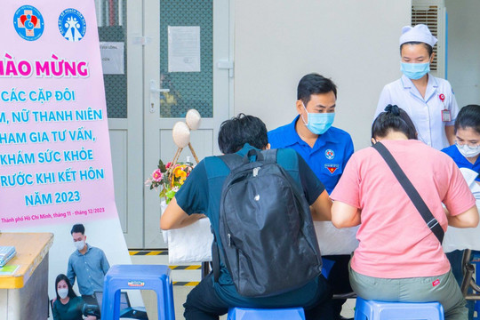 Sinh đủ 2 con trước 35 tuổi: Người tạm trú ở TPHCM có được 5 triệu không?
