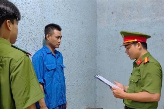 Khởi tố đối tượng “Chống người thi hành công vụ”